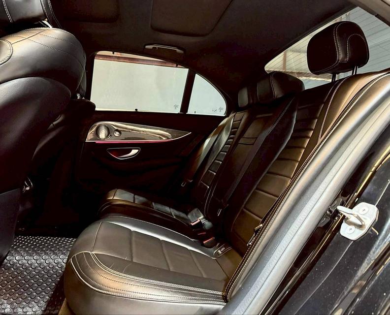 Mercedes-Benz E220d AMG Dynamic (W213) ปี 2017 12