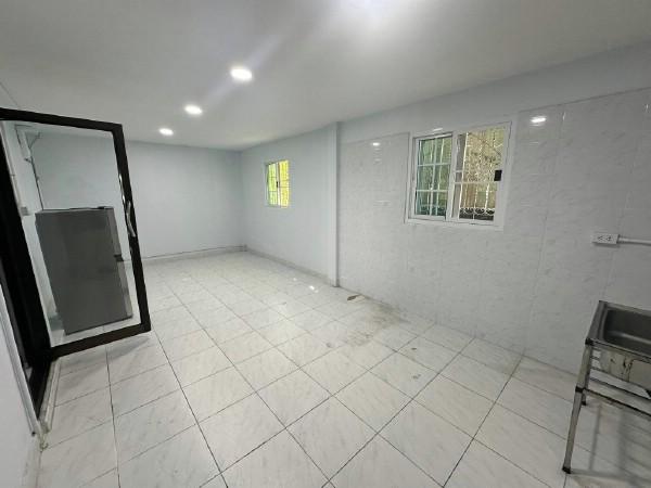 ให้เช่าโฮมออฟฟิศสรีโนเวทใหม่ย่านลาดพร้าว80 พื้นที่ใช้สอย 300 ตรม. พิกัดเขตวังทองหลาง กรุงเทพฯ ใกล้ MRT ลาดพร้าว 71 2