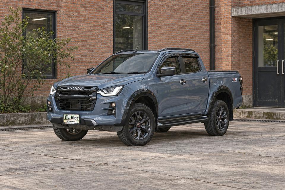 D-MAX V-CROSS 3.0 M 4WD มือเดียว มี BSM กล้องถอย เซ็นเซอร์รอบคัน สวยมากกกกกก