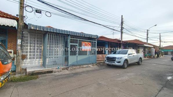 ทาวน์เฮ้าส์ หมู่บ้านพฤกษา 3 ถนนวัดลาดปลาดุก บางบัวทอง นนทบุรี 15