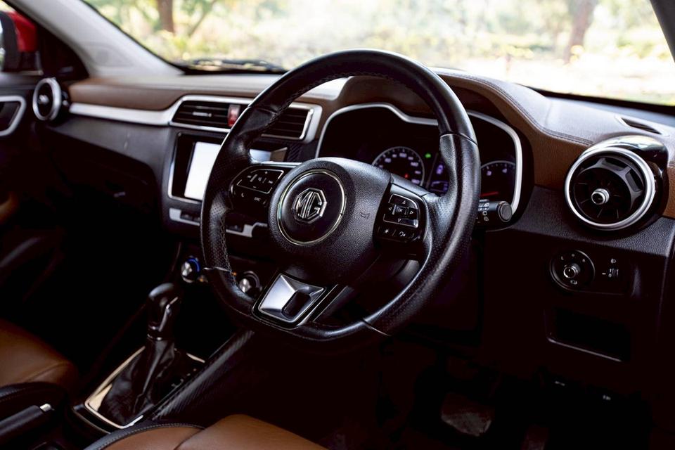 MG ZS 1.5 X ปี 2018 สีแดง มือเดียวป้ายแดง 13