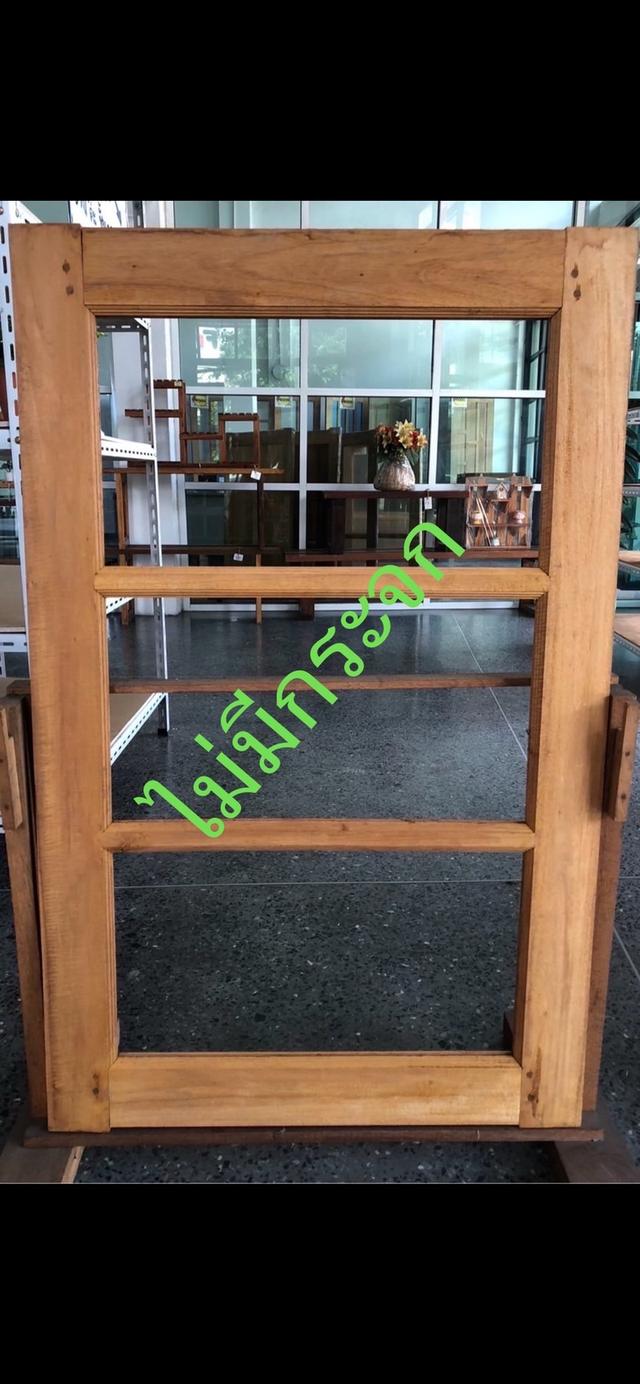 หน้าต่างไม้เนืัอแข็ง 70x110(ไม่มีกระจก)