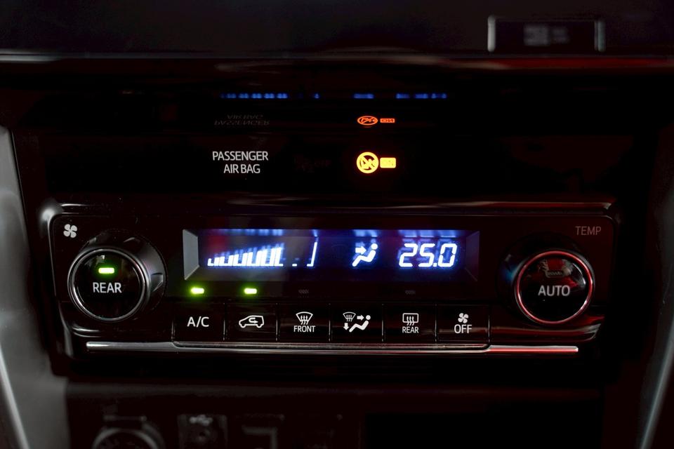 #TOYOTA FORTUNER 2.4 V AT ปี 2017 จด 2018 สี ขาว 10