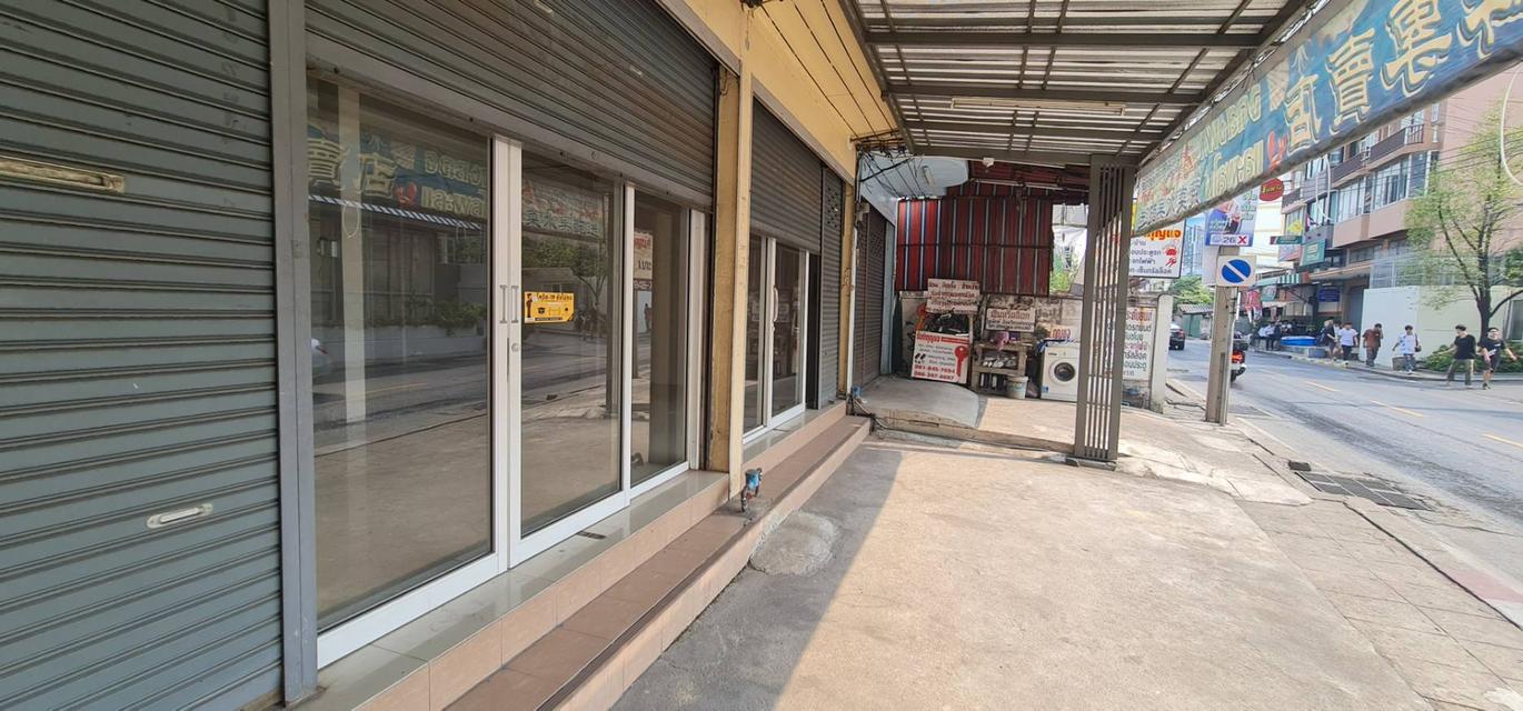 ให้เช่าอาคารพาณิชย์ 3 ชั้น 2 คูหา(ตี 2 ห้องทะลุกัน) ติดถนนทำเลดี  4