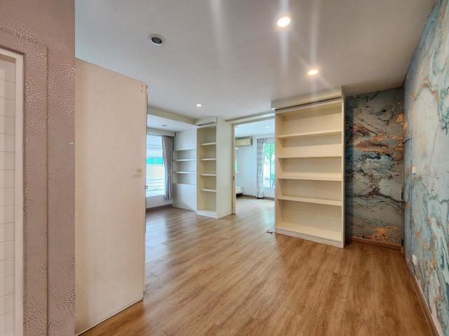 ให้เช่า บ้าน หมู่บ้านบ้านลาดพร้าว Exclusive ถ.เลียบด่วนเอกมัย-รามอินทรา ตรงข้าม ห้างเดอะคริสตัล ซอยโยธินพัฒนา 3  9