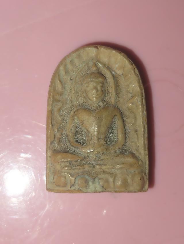 พระซุ้มกอกรุเก่าเมืองกำแพงเพชรหลังยันต์