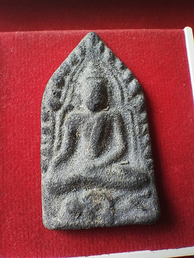 พระขุนแผนเนื้อดินเนื้อชิน (ไม่ทราบที่)จริงแท้พิจารณาตามรูปครับ 8