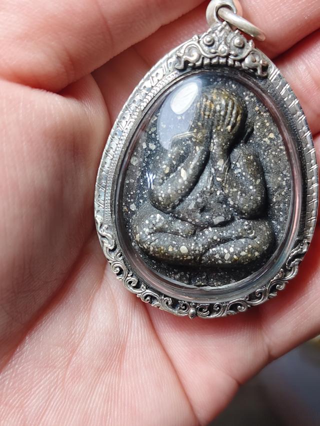 พระปิดตาจัมโบ้หลวงปู่โต๊ะวัดประดู่ฉิมพลีลายเสือพร้อมเลี่ยมกรอบเงินแท้ รูปที่ 2
