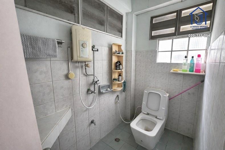 ขายบ้านเดี่ยว 3 ชั้น + โกดัง 200 ตารางวา ถนนติวานนท์  ซอยติวานนท์-ปากเกร็ด 28 ใกล้รถไฟฟ้า 16