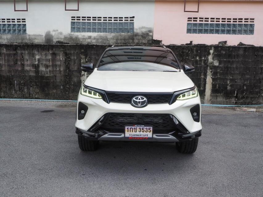 TOYOTA FORTUNER 2.4 LEGENDER BLACK TOP 2WD ปี 2022