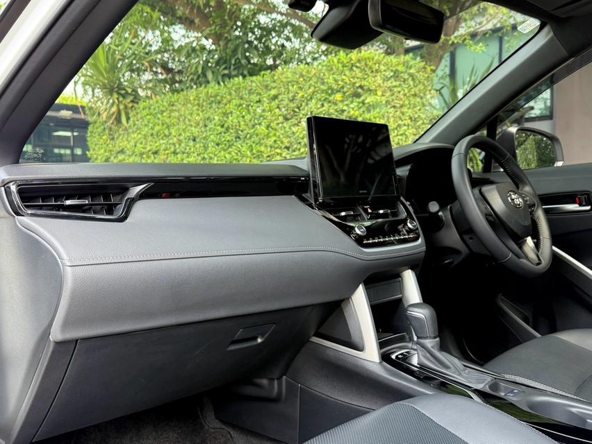 2025 TOYOTA CROSS EHEV GR SPORT รุ่น TOP รถมือเดียวออกป้ายแดง รถวิ่งน้อยเพียง 10,200 กม รถไม่เคยมีอุบัติเหตุครับ รูปที่ 12