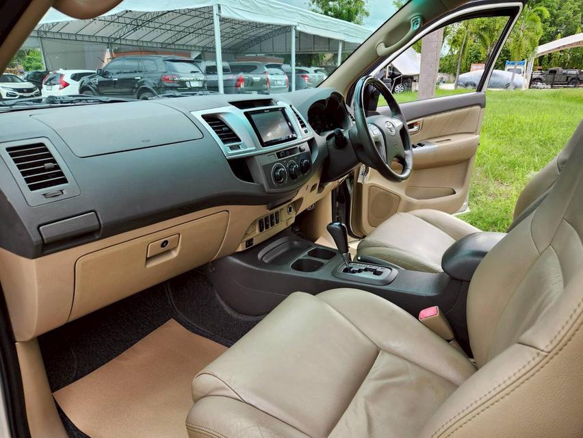 ขาย Toyota Fortuner 2.5V ปี13 14
