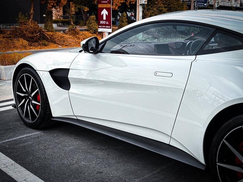 2022 Aston Martin Vantage V8 White รหัส KPV413 19