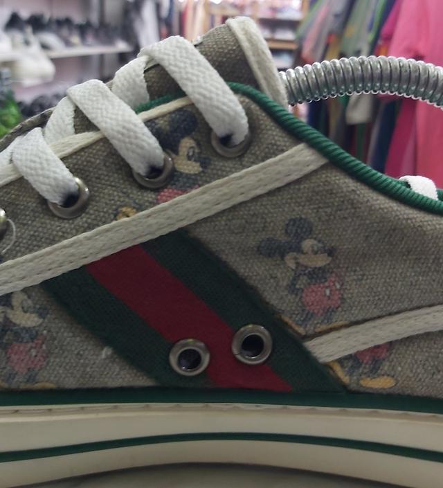 💢Gucci X Disney ลาย Mickey Mouse สุดคลาสสิก รองเท้าผ้าใบมือสอง 42.5/27.5 สภาพ 8/10 รูปที่ 7