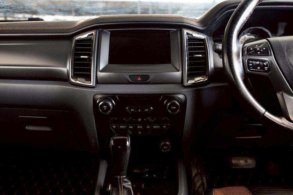 Ford Ranger 2.2 Wildtrak Hi-Lander Double Cab เกียร์ AT ปี 2015 สีดำ  16