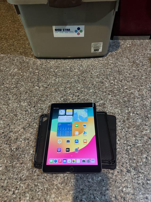 ขายๆๆๆถูกๆๆiPadGen6สีดำ 32กิ๊กWifi Only สูนTrueเครื่องใช้งานดีทุกๆฟังชั่นรีสโตได้ตลอดไม่มีติดไอคราวคับ Model TH/A  สภาพ: 99.99% สวยๆคับไร้รอยตกบุบใดๆ