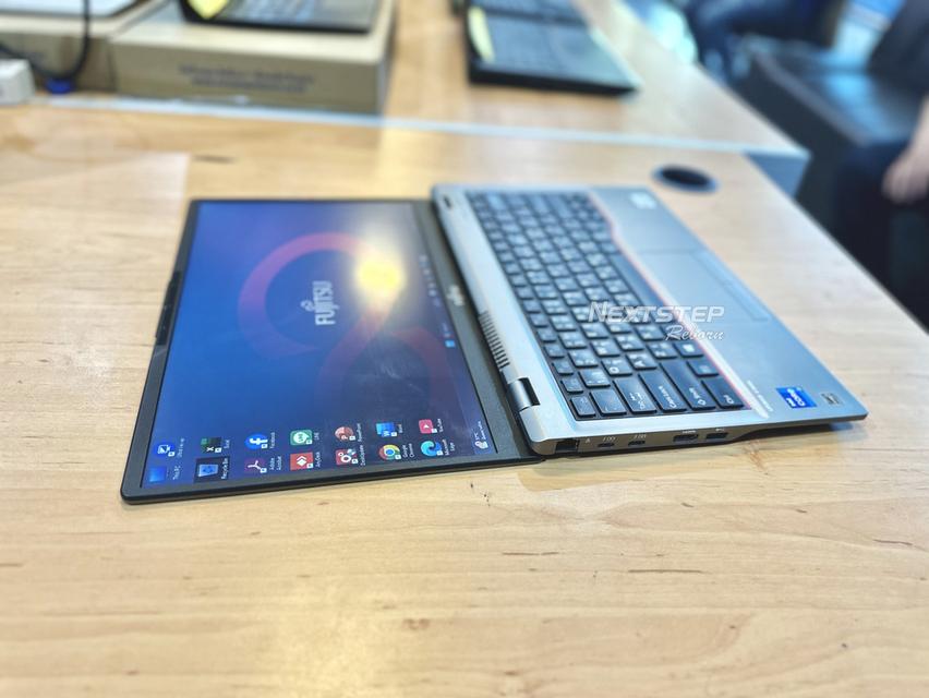 NOTEBOOK Fujitsu LifeBook U7411 / CORE i7-1165G7 / RAM 16GB / SSD 512GB M.2 / iRis Xe Graphics / LED 14 นิ้ว HD