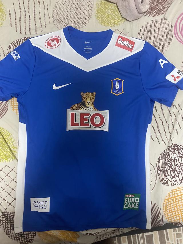 เสื้อบอลบีจีปทุมมีลายเซ็นตังสารัชกับลายเซ็นเจชนาทิปลายเซ็นจางนิดๆไซร์xl