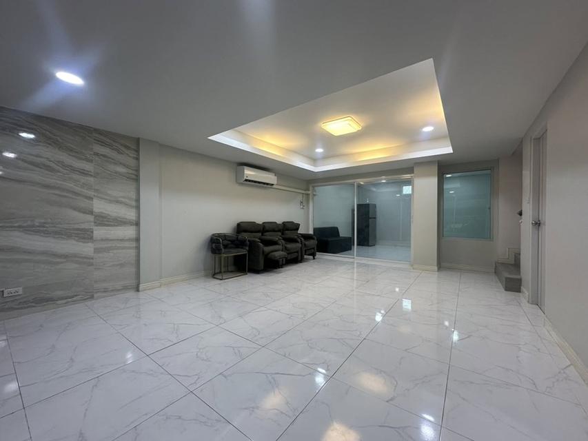 ให้เช่าทาวน์โฮม / Home Office 4 ชั้น หลังใหญ่ หมู่บ้านสินธานี รัชดา ลาดพร้าว / ซอยลาดพร้าว 80 2