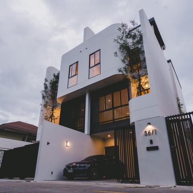 The Shade 101 บ้านร่มเงา บ้านหรูใจกลางเมืองสุขุมวิท 3
