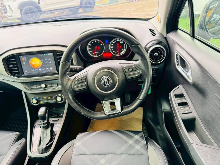 MG 3 ตัว V Sunroof เครื่อง1.5cc.AUTOปี 2021 -หลังคา Sunroof i-Smart เบาะหนังกึ่งผ้า ครูซคอนโทรล กล้องมองหลัง  ช่วงล่าง Euro Tuning -fulloption