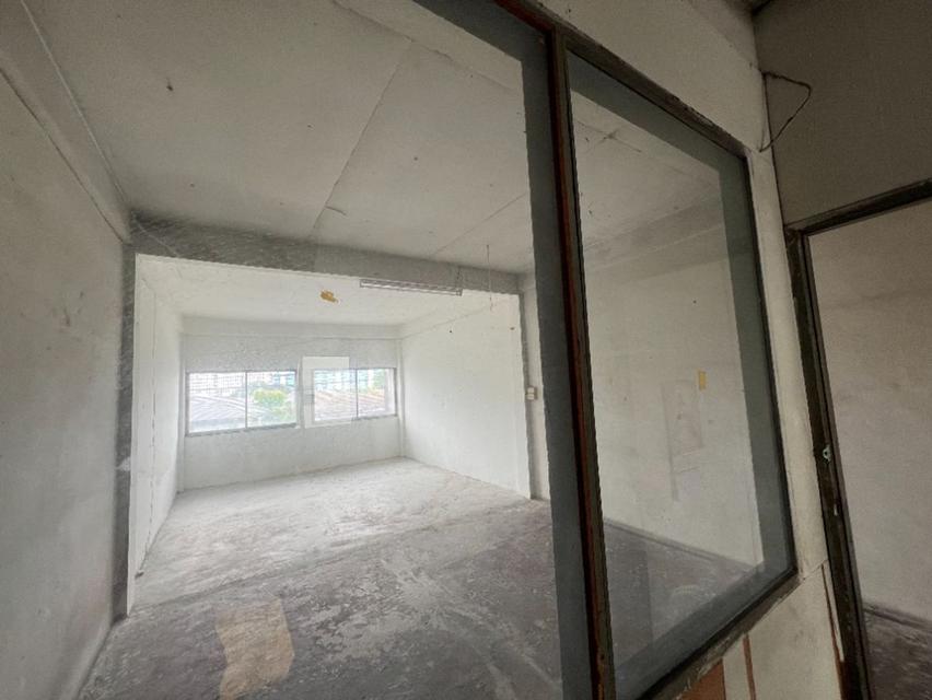 ขายด่วน อาคารพาณิชย์ 2คูหาทะลุกัน ติดถนน พัฒนาการ - ศรีนครินทร์ ใกล้ MRT หัวหมาก 200 ม. รูปที่ 9