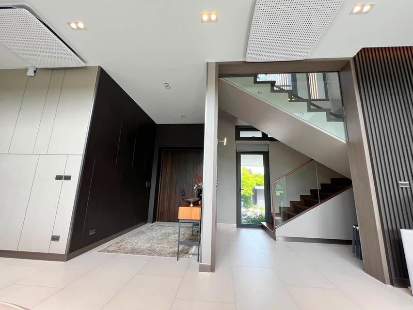 A private pool villa ในสนามกอล์ฟกรีนวัลเล่ย์ บางนา ที่ดิน: เนื้อที่ 420 ตรว. (1 ไร่ 20 วา)อายุบ้าน: เพียง 2 ปี สภาพยังใหม่มาก 15