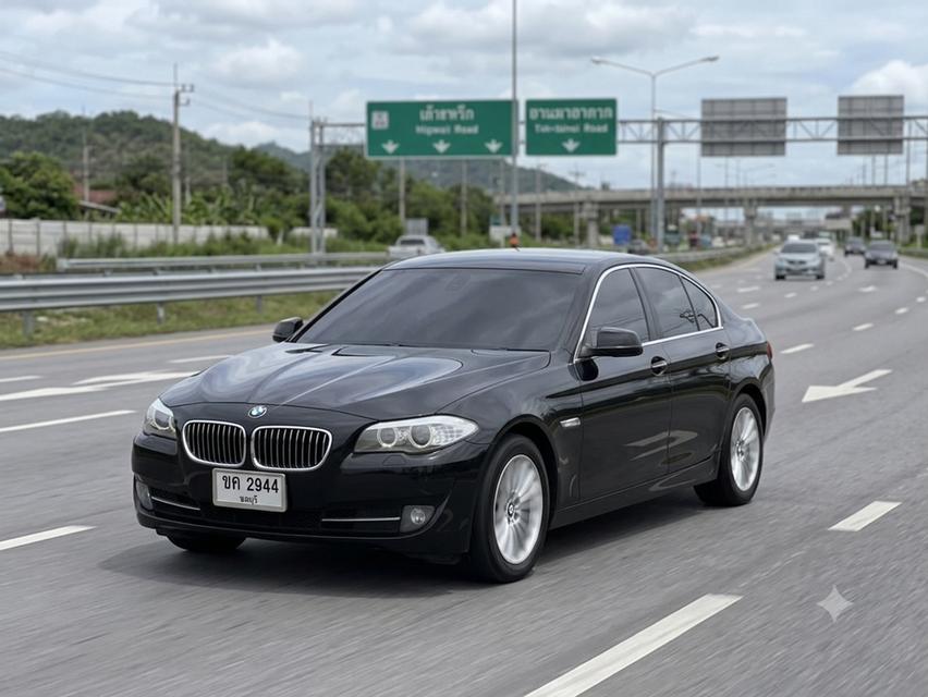 2012  BMW SERIES 5, 520i โฉม F10 ปี10-16 สีดำ เครื่องเบนซิน เลขไมล์น้อย สภาพดี