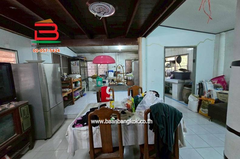 บ้านเดี่ยว ซอยเจ้าพระยา (ใกล้สถานีตำรวจประชาสำราญ) เนื้อที่ 100 ตรว. แขวงคลองสิบสอง เขตหนองจอก 4