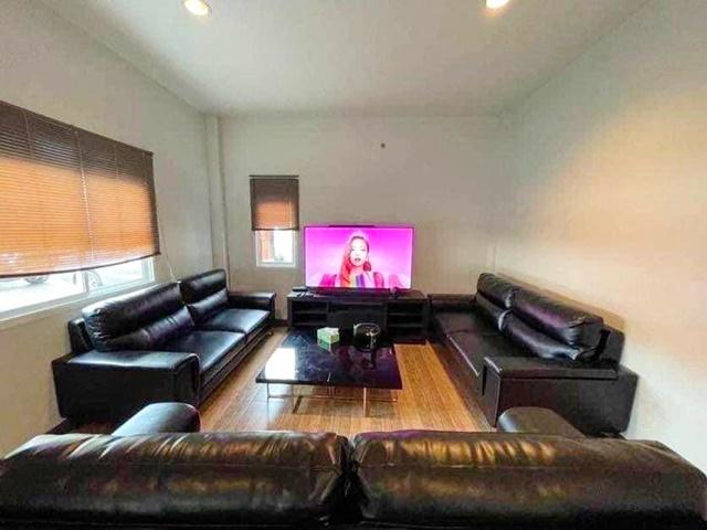 ถ. พรประภานิมิตร คฤหาสน์บ้านเดี่ยว 12นอน 11น้ำ ใกล้อ่างเก็บน้ำมาบประชัน ฟลาวเวอร์แลนด์ พัทยา 800ตรม. Siam Country Club 3 4