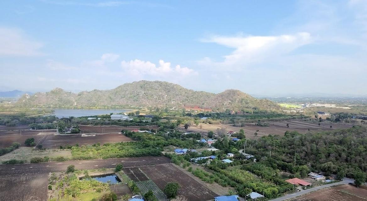 ขายที่ดินเลขโฉนด23202ที่ดิน1ไร่ หน้ากว้าง40เมตร ลึก 40 เมตร หมู่บ้านหนองหว้า ตำบลเขาดินพัฒนา อำเภอเฉลิมพระเกียรติสระบุรี 093-4415691 6
