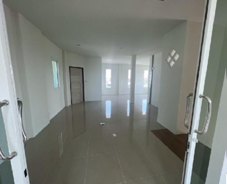 ให้เช่าอาคาร / อาคารสำนักงาน 4 ชั้น / ซอยพัฒนาการ 97 / พื้นที่ใช้สอย 698 ตารางเมตร / แอร์ 3 เครื่อง (คนเช่าติดเพิ่มเองได้) / จอดรถ 5-6 คัน 3