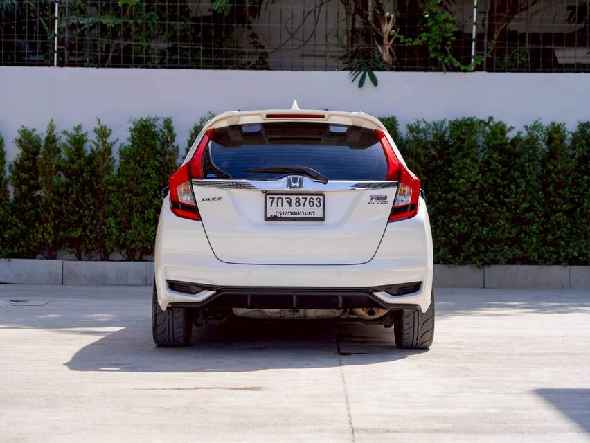 Honda jazz 1.5 RS ปีจด 2018 5