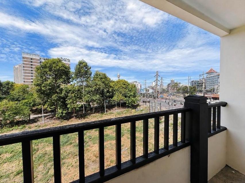 Urgent Sale — Spacious 1-Bedroom Condo at Nirvana, Thappraya RoadSpacious condo for urgent sale at Nirvana on Thappraya Road, located in the Pratumnak 8