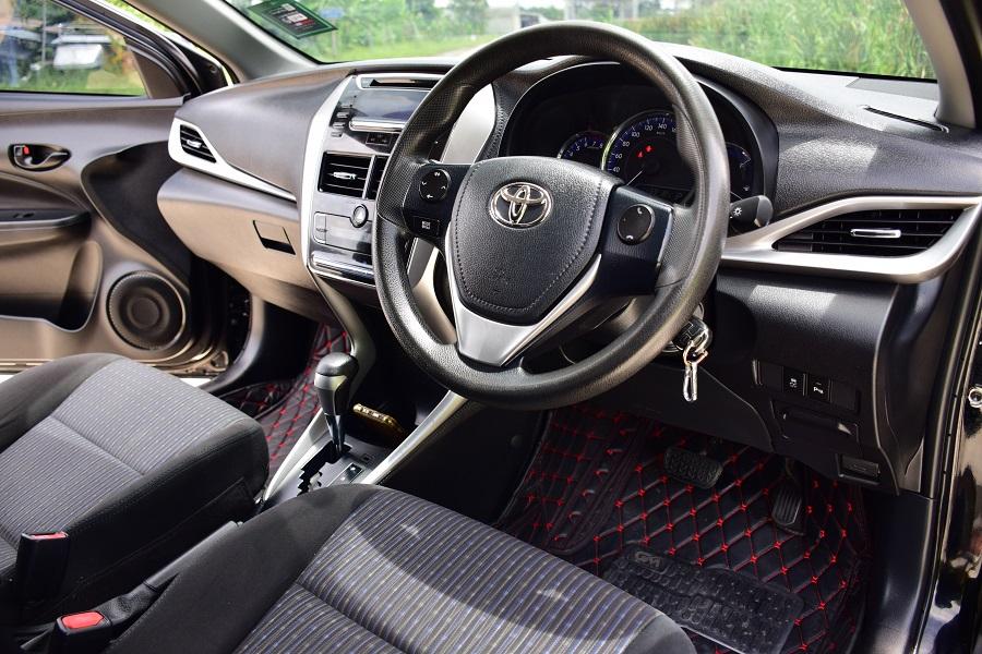 ผ่อน52xx บาท /ฟรีดาวน์ /รถสวยมือเดียว TOYOTA YARIS ATIV 1.2E ออโต้ มัลติฟังชั่นสื บลุทู๊ธCD MP3 ABS USB AIRBAG กุญแจรีโมท ยางปี2025ขับดี โทร0957401229 12