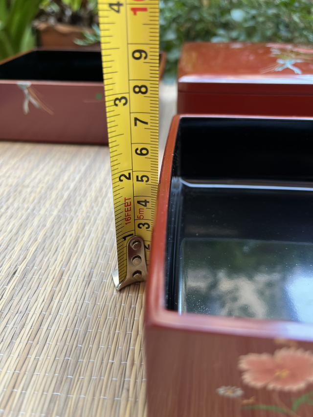 กล่องเบนโตะ 3 ชั้น พร้อมฝาปิด สีแดงวาดลายช่อดอกไม้ งานวาดมือญี่ปุ่น รูปที่ 7