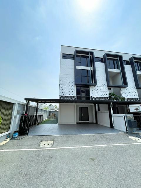 แฟชั่น700ม. MRT คู้บอน 2 กม. ให้เช่า โฮมออฟฟิศ 4 ชั้น หลังมุม 48 ตร.วา. 760 ตร.ม. เดอะพรอมานาด 700 ม.