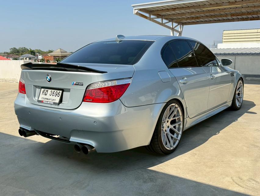 BMW M5 5.0i "Sunroof" (E60)5.0L V10 SMG āļĢāļđāļāļāļĩāđ 7