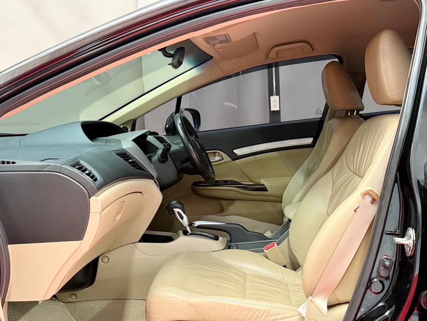  2014 HONDA CIVIC FB 1.8 E NAVI รถสภาพสมบูรณ์ พร้อมใช้งาน รถวิ่งน้อย ประวัติศูนย์ครบ ไม่เคยมีอุบัติเหตุครับ 13