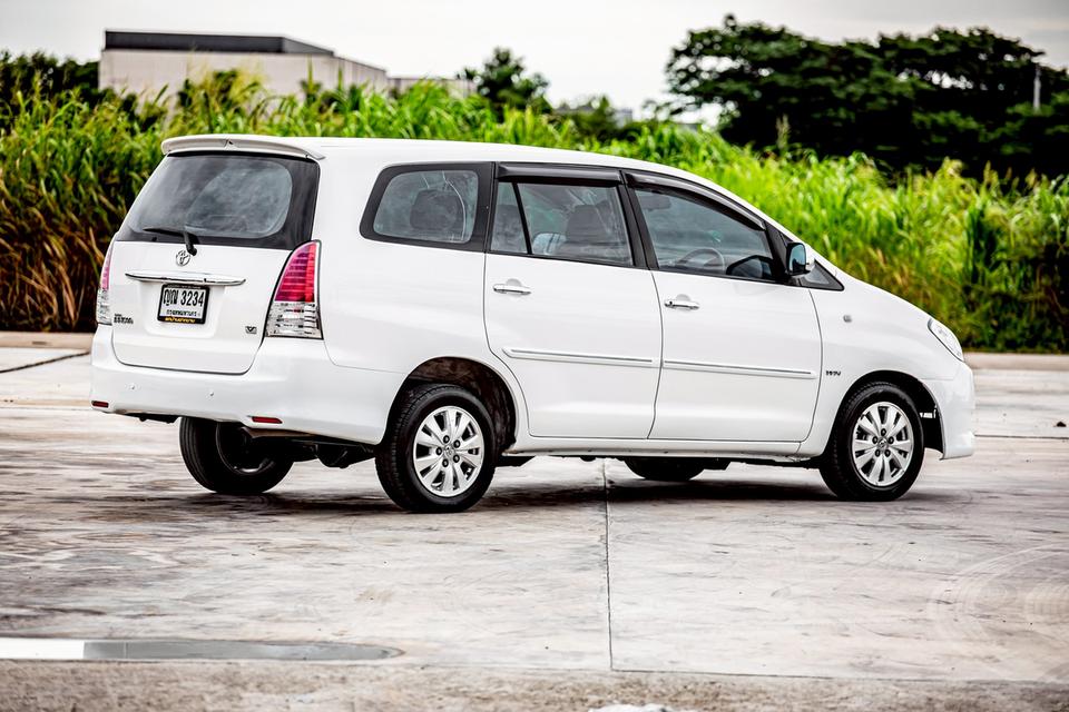 Toyota INNOVA 2.0V AT ปี 2011 สีขาว รุ่นท๊อปสุด
