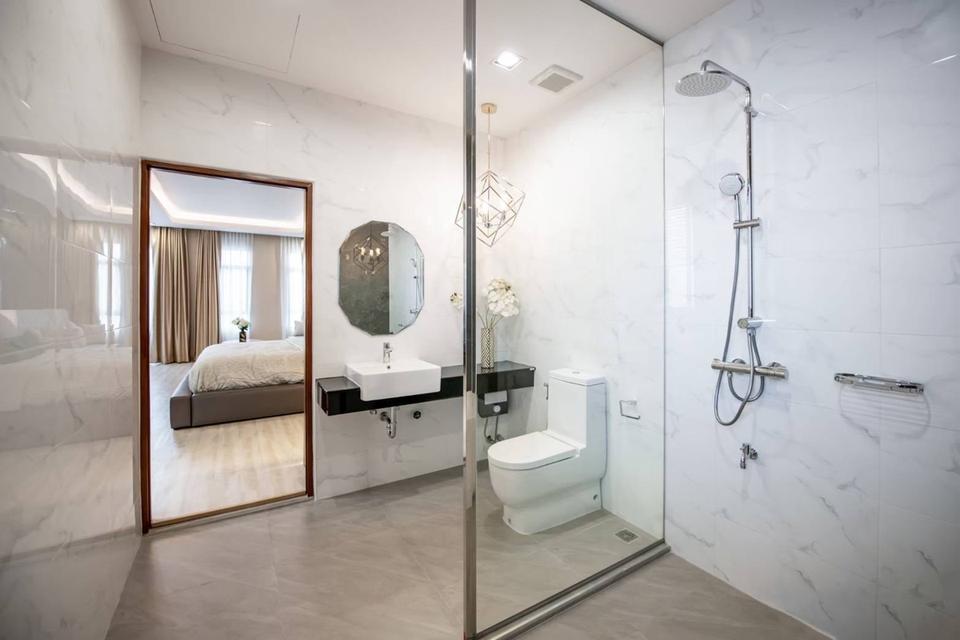 💰 ขายพร้อมผู้เช่า! 🏙️ โฮมออฟฟิศหรู 3.5 ชั้น Dimond Ville โชคชัย 4 (หลังมุม) 300 ตร.ม. Double Volume ✨ ราคา 16.8 ล้าน ฟรีโอน! 6