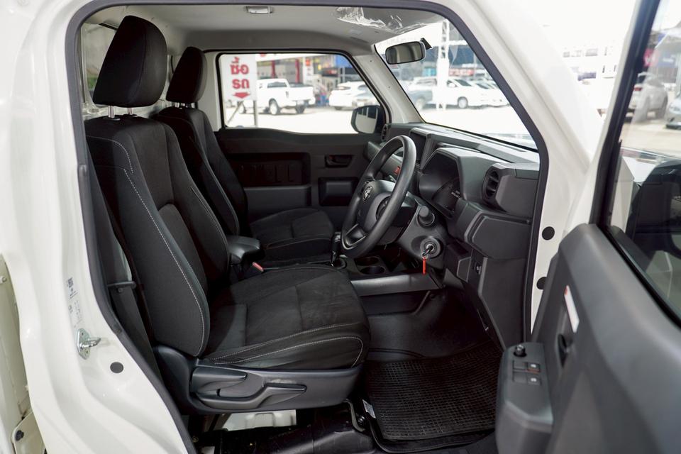 TOYOTA HILUX CHAMP 2.4 DIESEL LWB AT ปี 2024  13