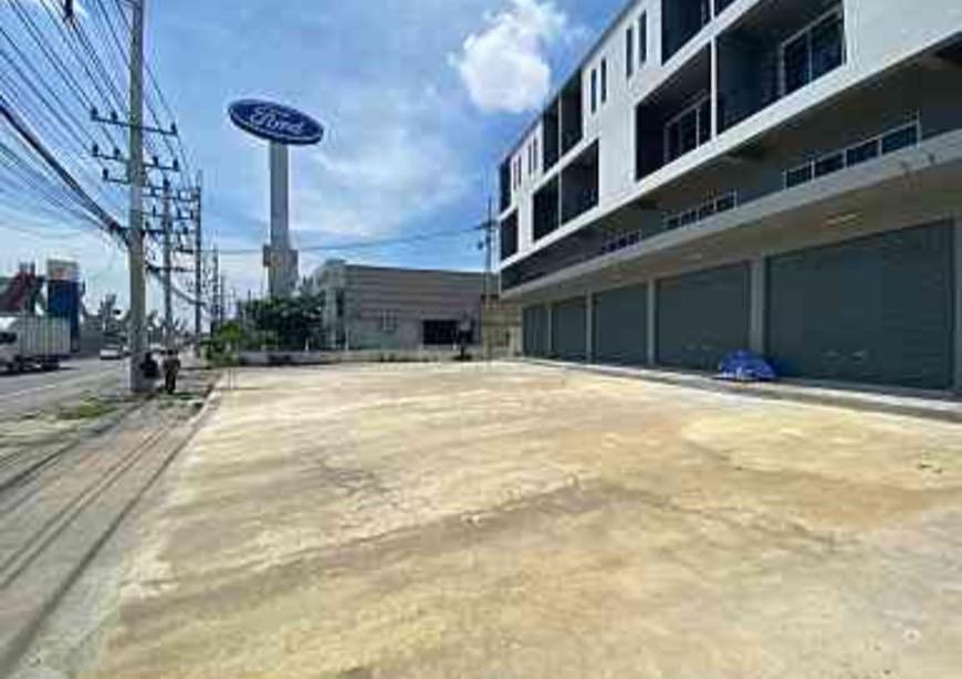 ขายหรือให้เช่าอาคารพาณิชย์ 3.5 ชั้น พร้อมดาดฟ้า โครงการ UTECTIC 2 กม. 24 ถึง 25 ห่างจากเซ็นทรัลมหาชัยเพียง 200 เมตร ติดถนนพระราม 2 2