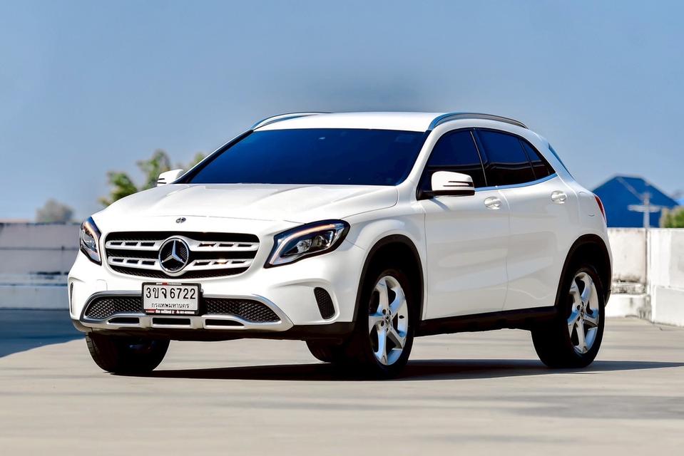 Mercedes-Benz GLA 200 AMG Dynamic 1.6 7A/T ปี 2019 3