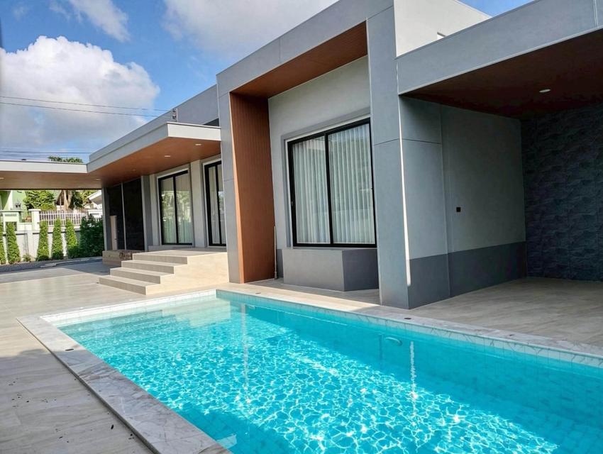 Luxury Pool villa Pattaya for sale 1