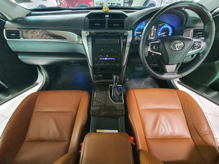 Toyota Camry 2.0G ปี 2018 สีบรอนซ์เงิน Auto มือ1 เช็คศูนย์ 4