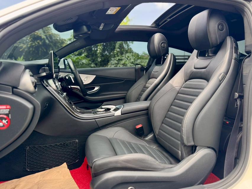 Benz C250 Coupe’ AMG Dynamic ปี 2018. สีขาว  รถสวย เดิมๆ เจ้าของดูแลอย่างดี 15