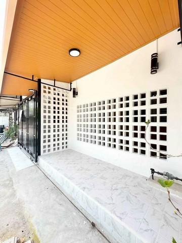 ขายบ้านสวยพานทองราคาถูก บ้านสวยสไตล์รีสอร์ท มบ.บัวแก้ว เนื้อที่ 18.2 ตรว. 2 ห้องนอน 1ห้องน้ำ 2