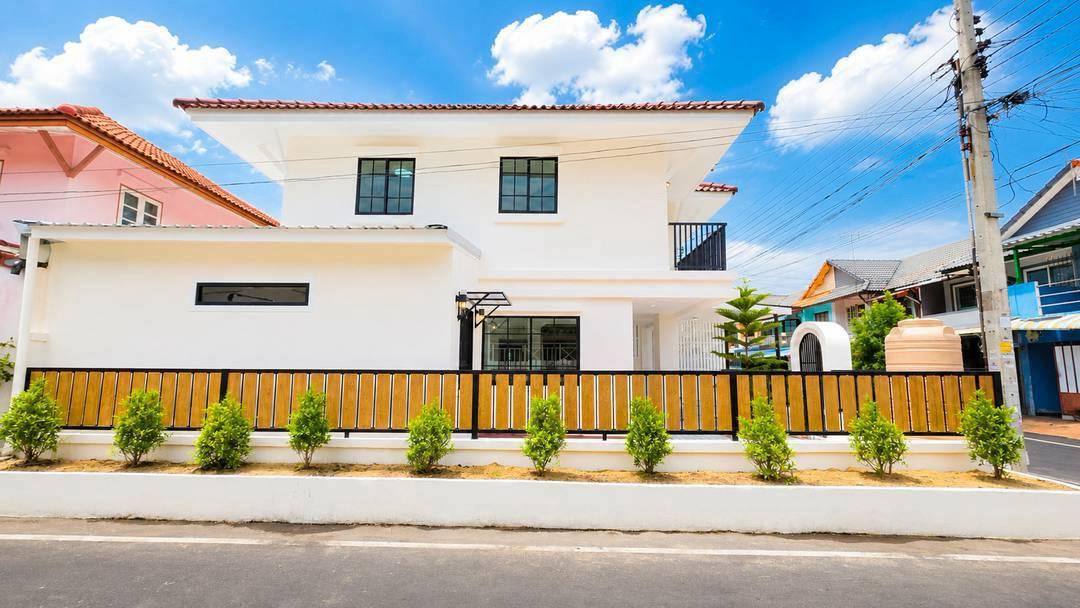 หมู่บ้านพฤกษา3  ถนนวัดลาดปลาดุก บางบัวทอง ทาวน์เฮาส์2 ชั้น  หลังมุม ติดถนนทั้ง 2 ด้าน ฝั่งหน้าบ้านและข้างบ้าน ตกแต่งใหม่ Minimal & Modern Style 3