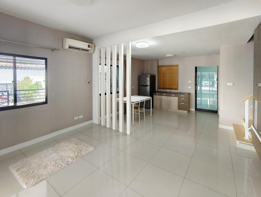 ขายทาวน์โฮมมือสองนนทบุรี โครงการ เดอะคอนเนคอัพ 3 รัตนาธิเบศร์ 17 (The Connect Up 3 Rattanathibet 17) หลังมุม ใกล้รถไฟฟ้าสายสีม่วงสถานี แยกนนทบุรี1 4